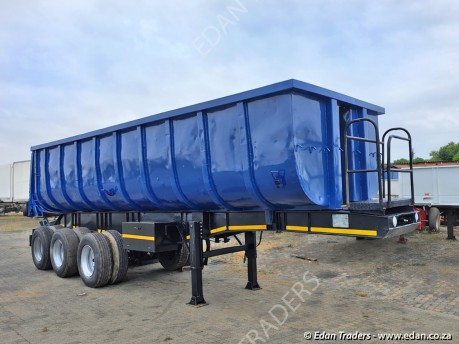 2005 Paramount 34 Cube...