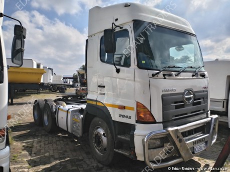 2015 Hino 700 double diff...